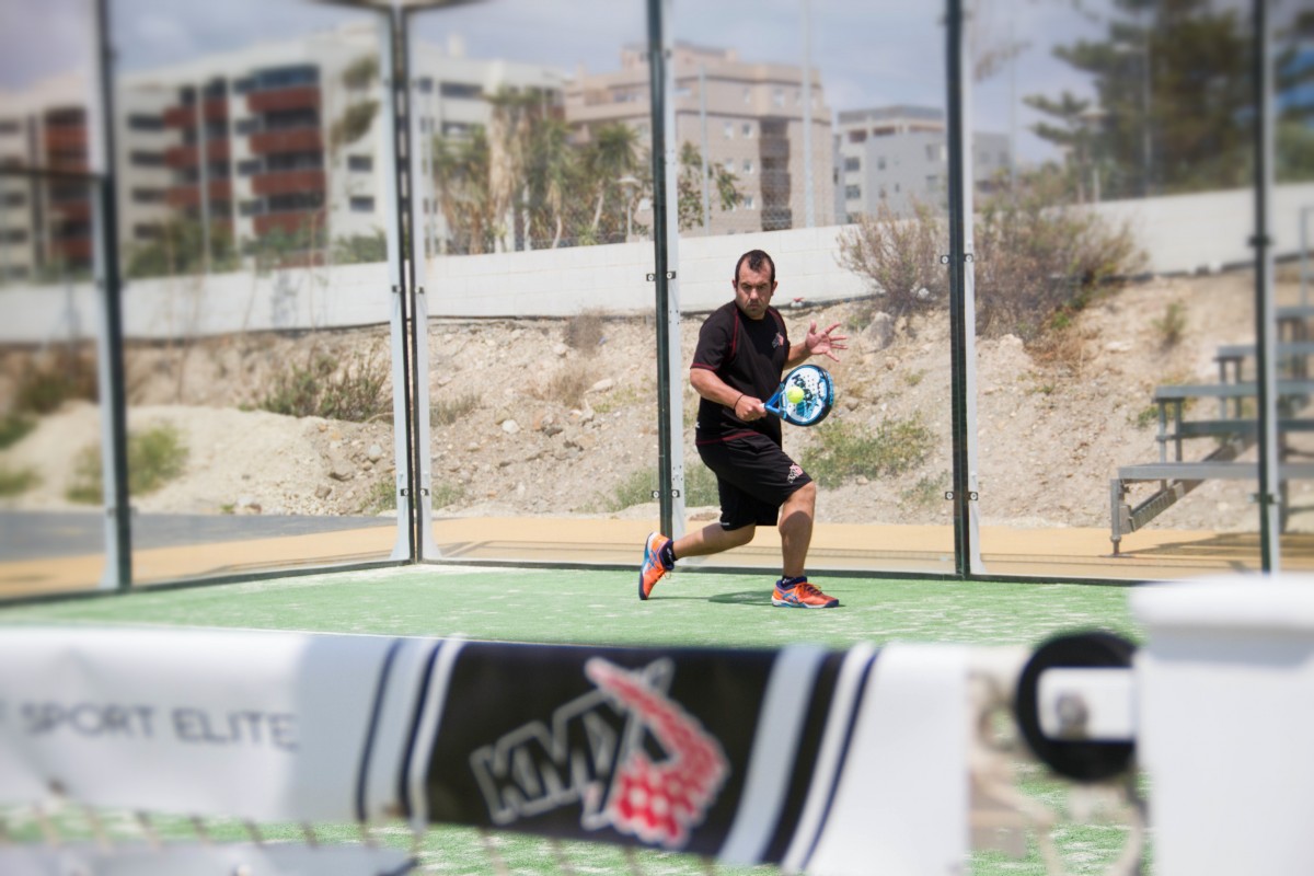 Quels sont les 5 bienfaits du padel sur la santé physique et mentale ? 1 219e559234e1cbe13fab7ad3ef706284 1