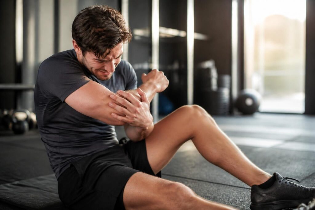 découvrez si les courbatures après le sport sont un signe positif pour votre corps et comment elles influencent votre récupération et vos performances.