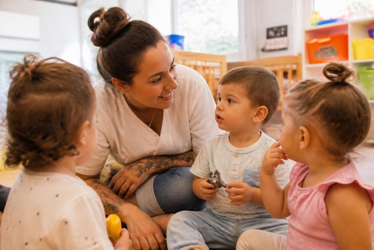 Infirmière puéricultrice : le métier, le salaire, les études 2 découvrez le métier d'infirmière puéricultrice : missions, salaire, parcours d'études et débouchés pour exercer dans le secteur de la petite enfance.